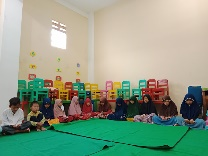 Berbagi Bingkisan untuk Santri Yatim PA Darul Falah