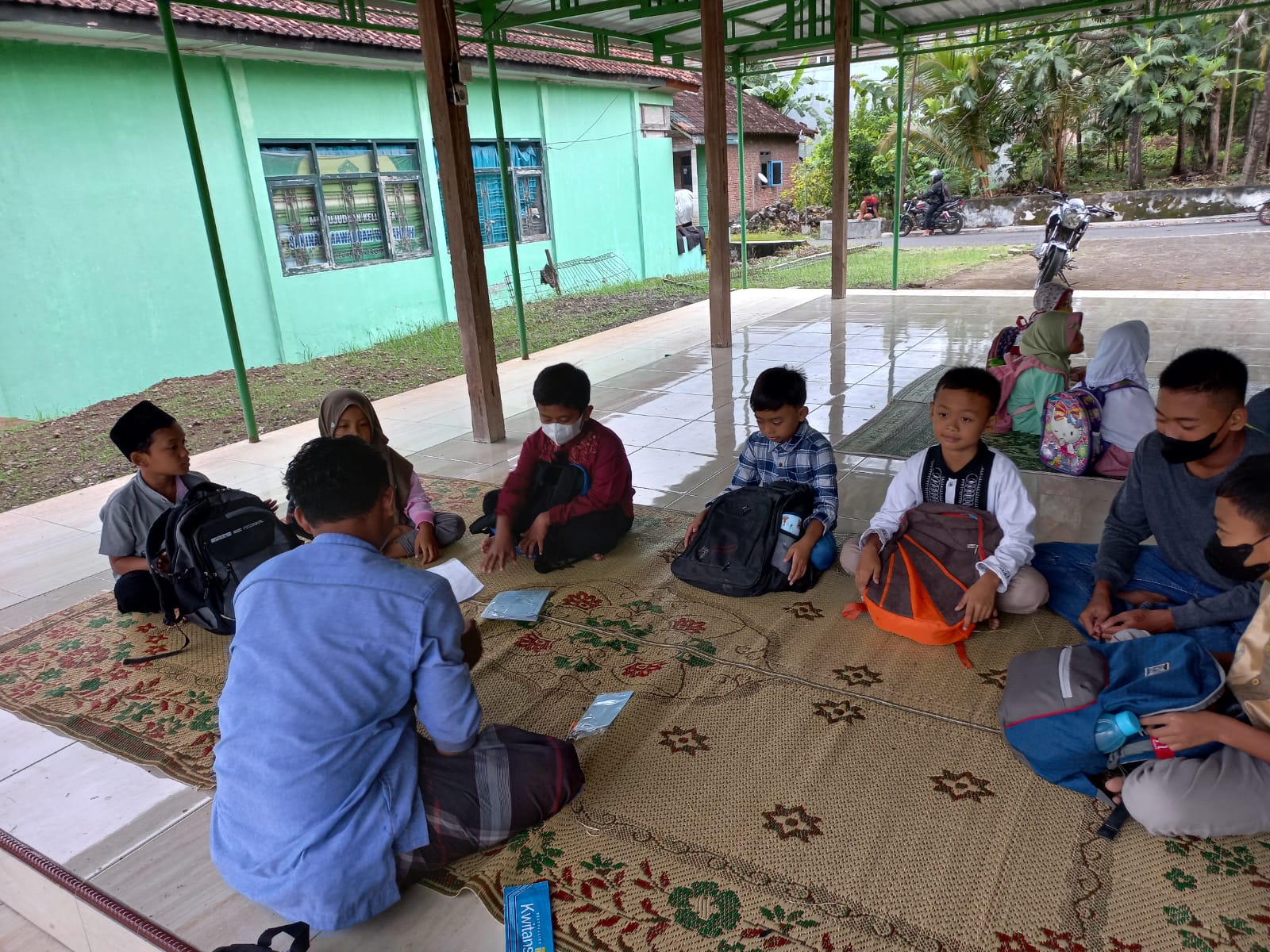 Berbagi Buka Puasa Bersama Santri TPQ di Hari ke Empat Belas