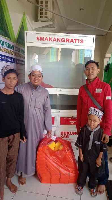 Berbagi Buka Puasa di Jalan Sultan Alauddin Kota Makassar