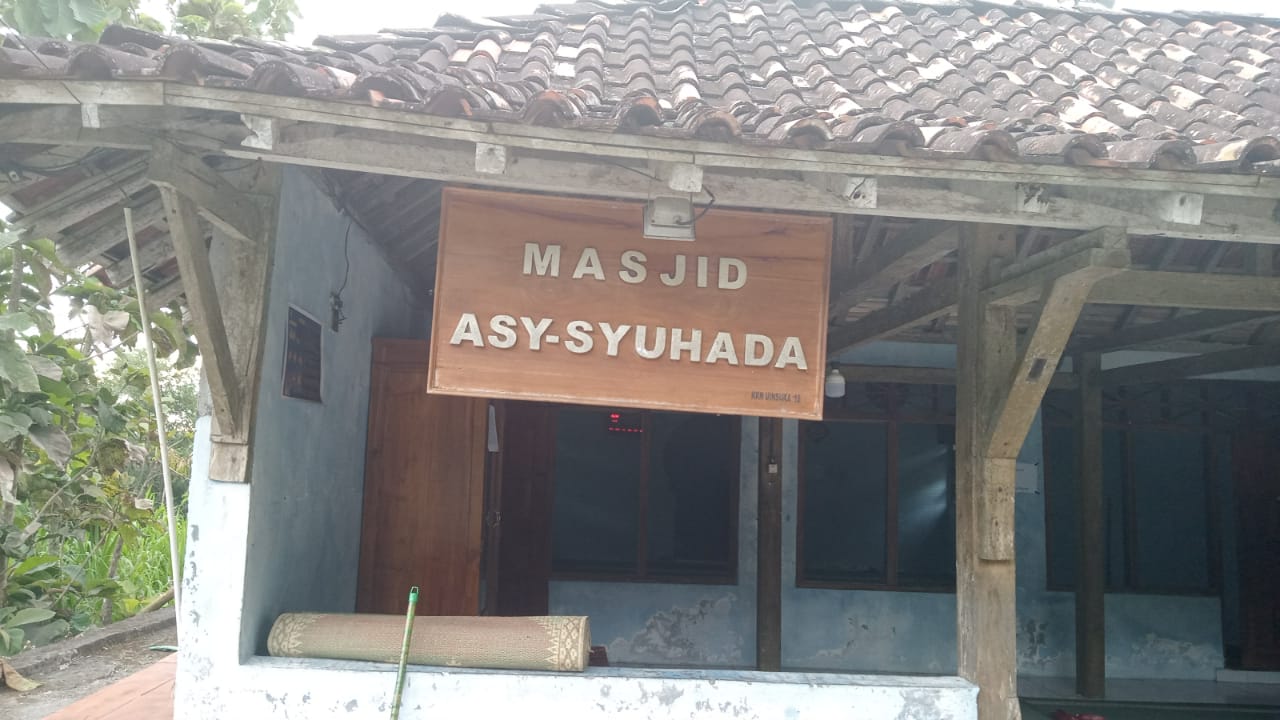Berbagi Buka Puasa Jamaah Masjid di Hari ke Dua Puluh lima