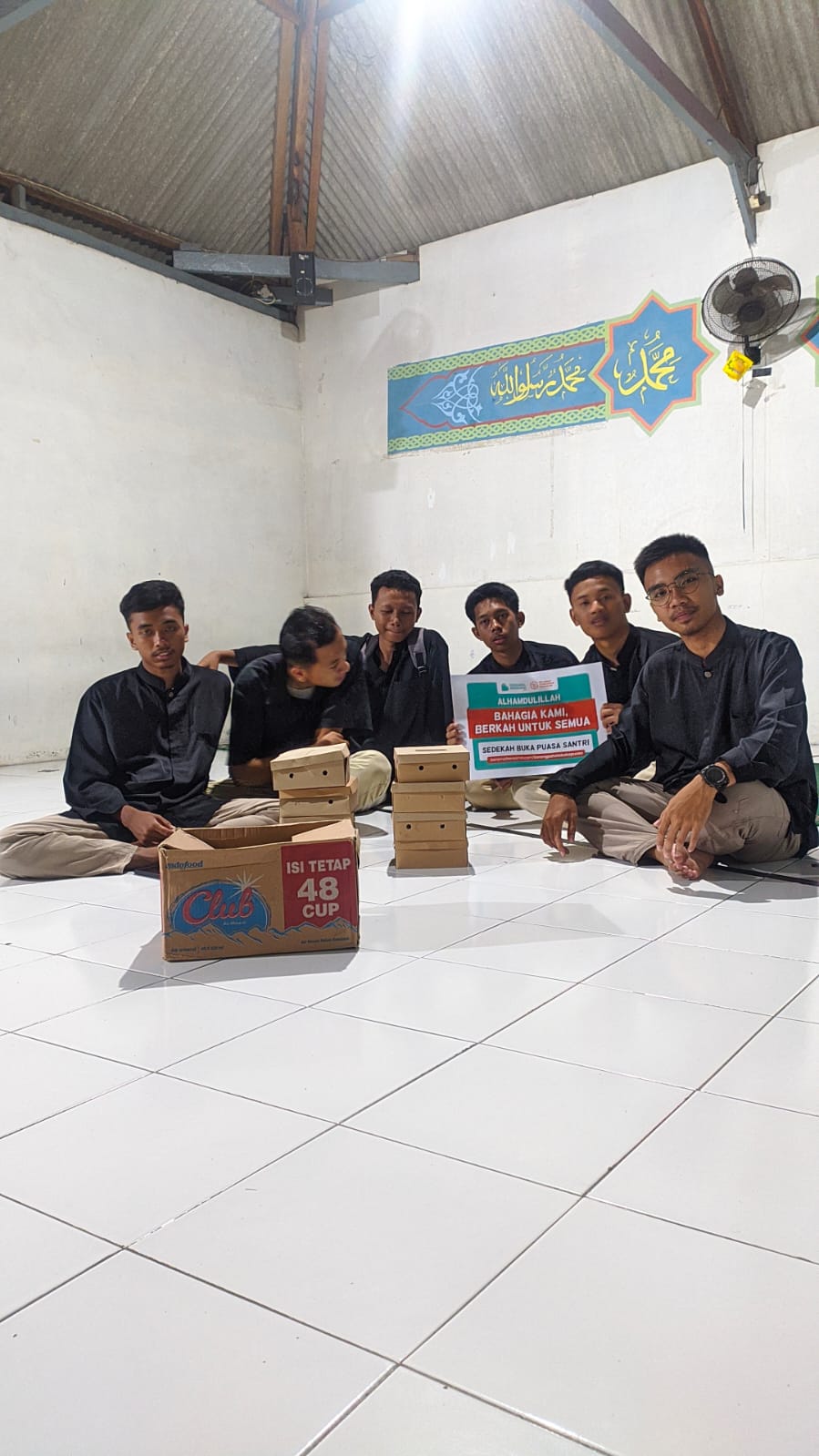 Buka Puasa Santri Dhuafa ke Delapan