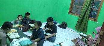 Ceriakan Santri dengan Berbagi Al-Quran Hafalan Untuk Santri Rumah Tahfidz Nidaul Quran Wonogiri