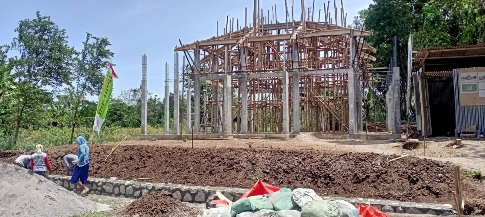 Dukung Pembangunan Masjid Mutiara Insan dengan Semen Terbaik