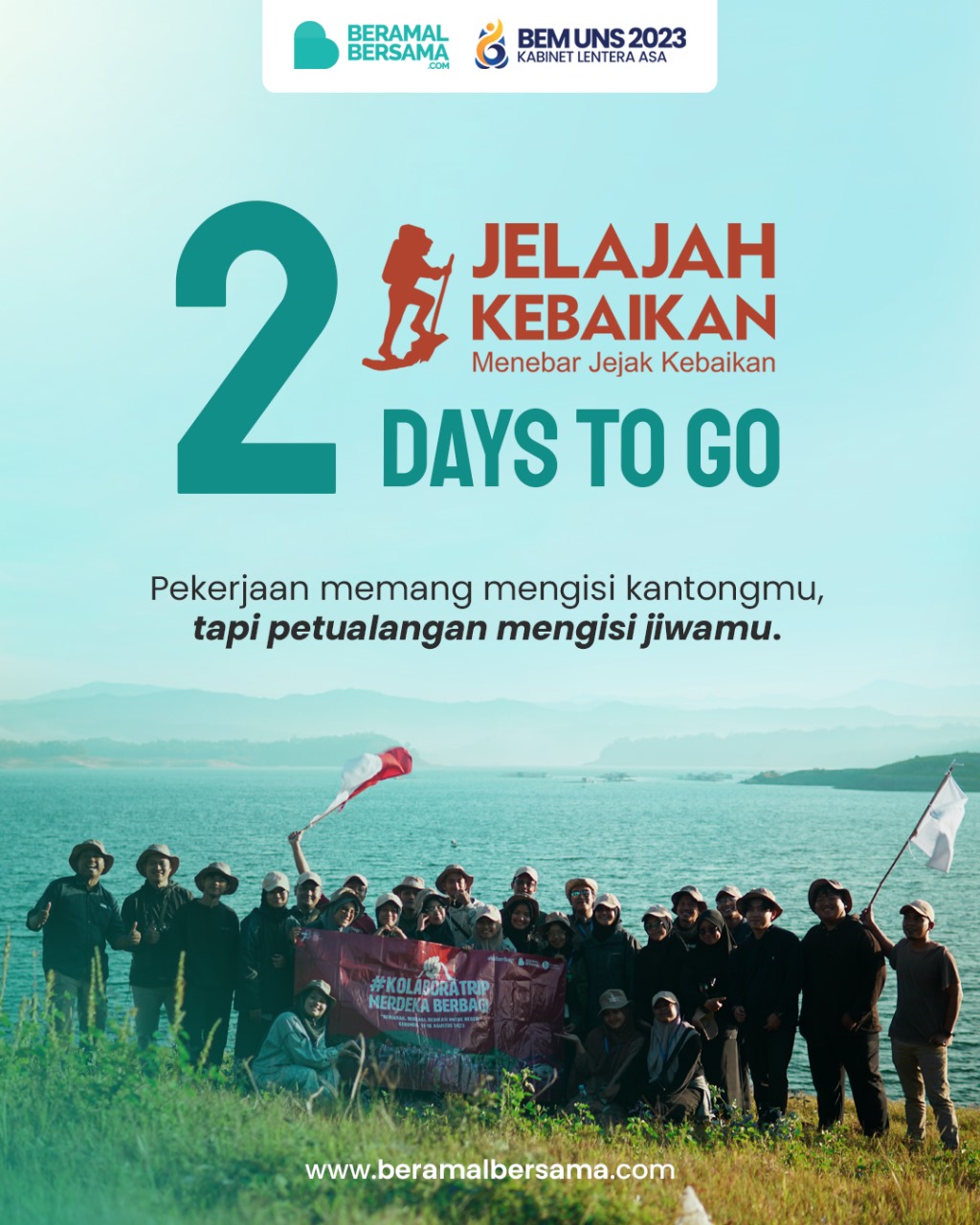 Hadiahkan Quran Jumbo untuk Lansia Pacitan