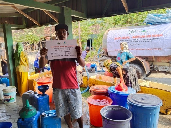Kirim 100.000 Liter Air untuk Warga Kradenan