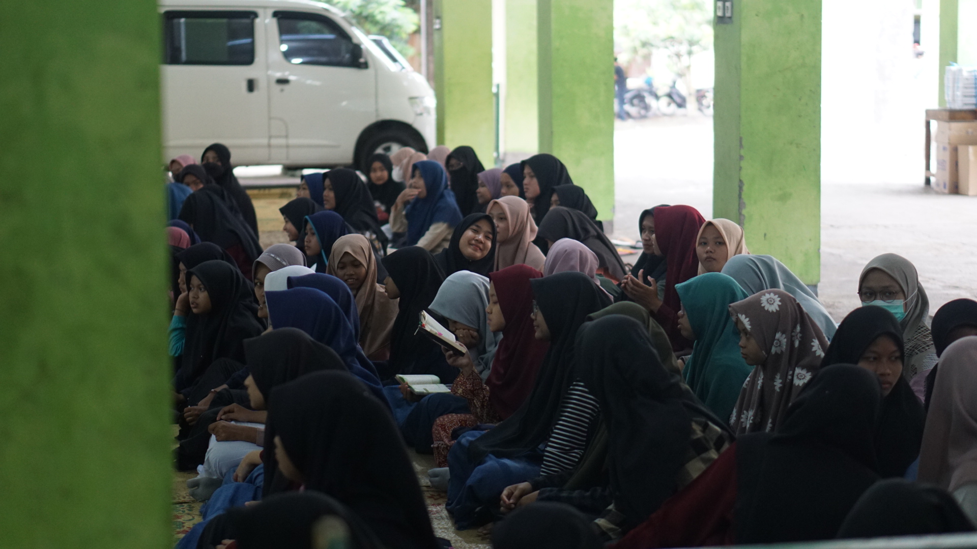 Membahagiakan Anak Yatim di Sleman