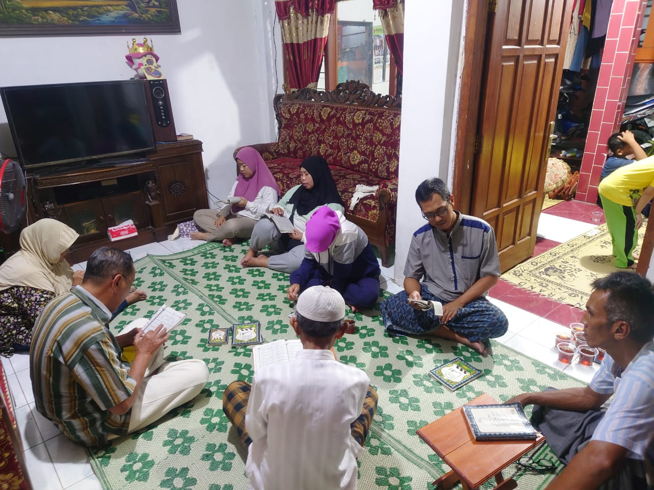 Mudahkan Lansia dalam Belajar Al-Quran Majlis Taklim Cemani