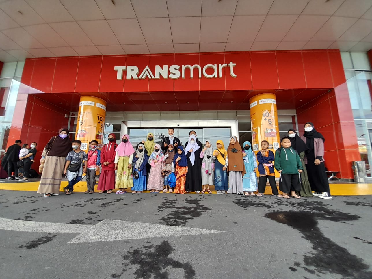 Nonton Bareng Santri LKSA Bina Ummat