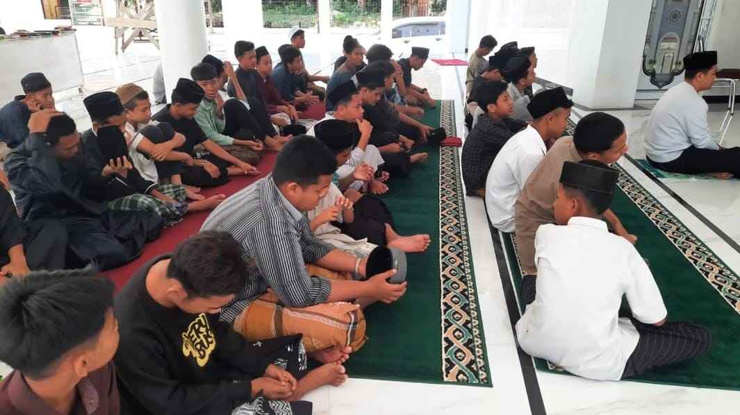 Panen Pahala Tanpa Batas dengan Berbagi Buka Puasa  untuk PP Babul Maghfirah Aceh Besar