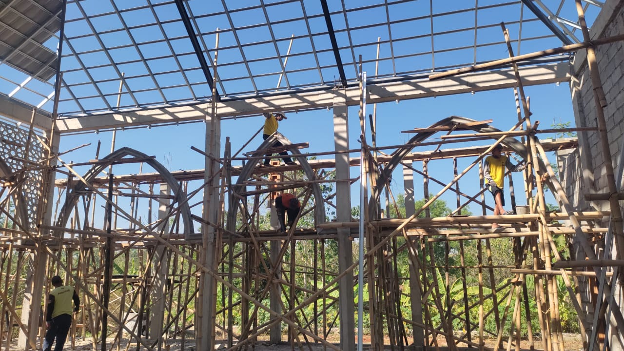 Pembangunan Masjid At-Taubah 112 Tahap Kerangka