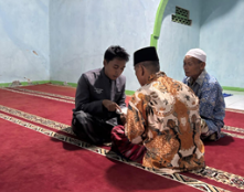 Penyaluran 10 Iqro di Musholla Al-Hidayah, Dusun Pendem