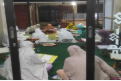Penyaluran 10 Mushaf Al-Qur'an Jumbo Majelis Taklim Annisa