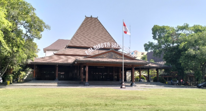 Penyaluran 1500 Botol Air Minum Kajian Akbar Bening Hati Qurani