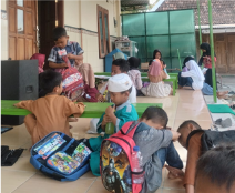 Penyaluran 15 Iqro di Masjid Saad Waisoh Ad-Daud, Dusun Ngak Inguk
