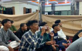 Penyaluran 200 Botol Air Minum Kajian Pemuda Fath Solo Raya