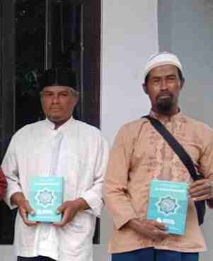Penyaluran 24 pcs Al Quran Hafalan Untuk Pengajian Masjid Al-Umroh
