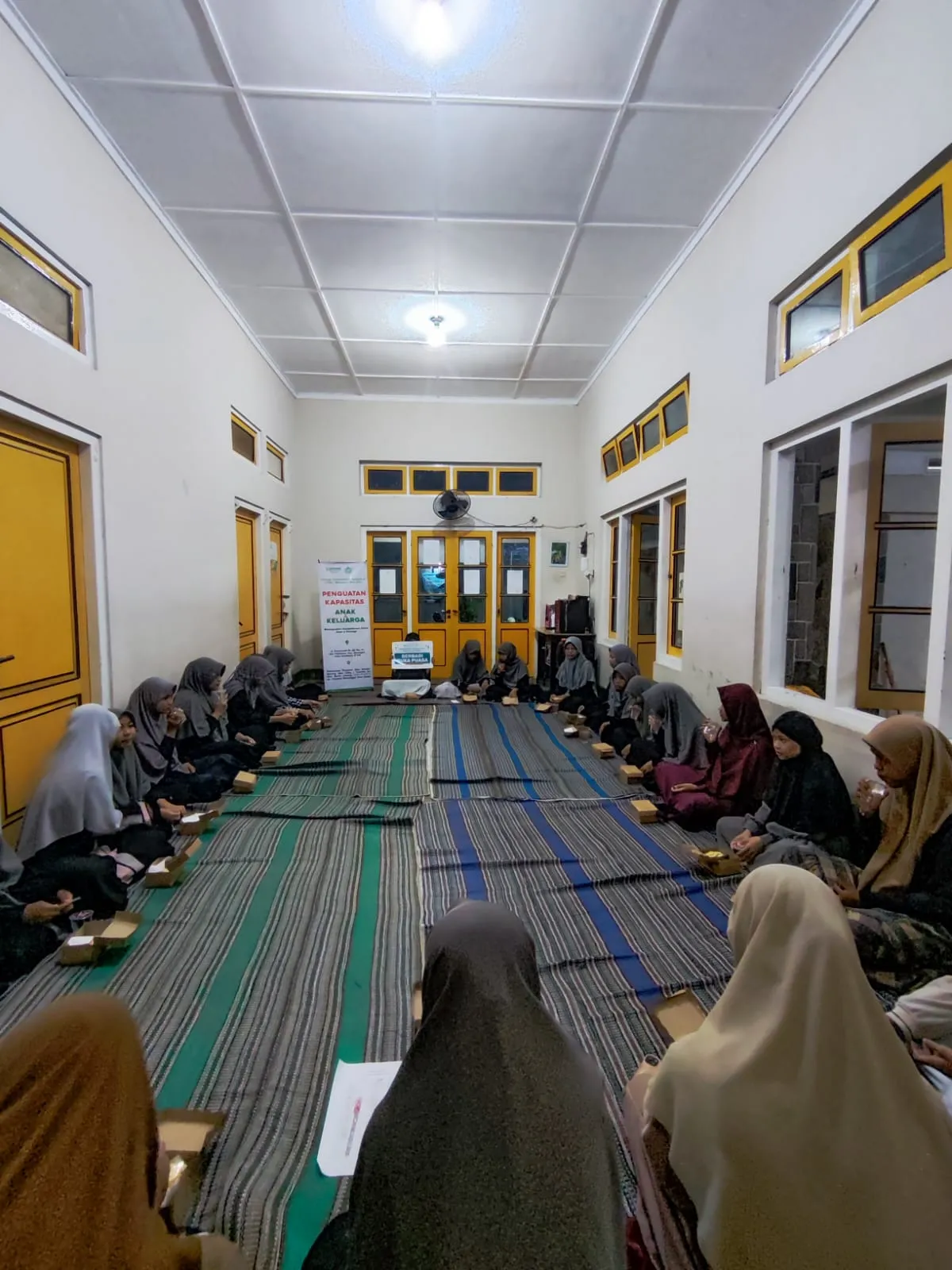 Penyaluran 30 Paket Buka Puasa Panti Asuhan Yatim/Dhuafa Bina Ummat