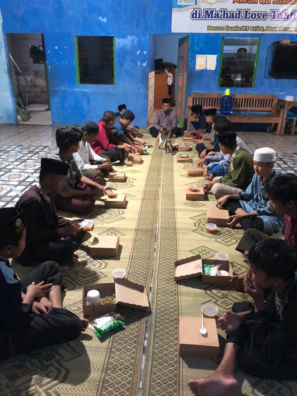 Penyaluran 30 Paket Buka Puasa Pondok Ibnu Mubarok