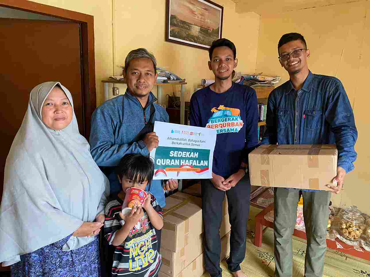 Penyaluran 40 Mushaf Hafalan TPQ Al-Ikhlas Rowojali