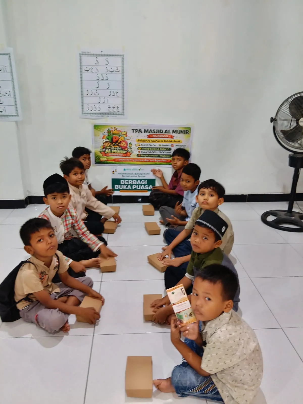 Penyaluran 40 Paket Buka Puasa TPQ Ngabean