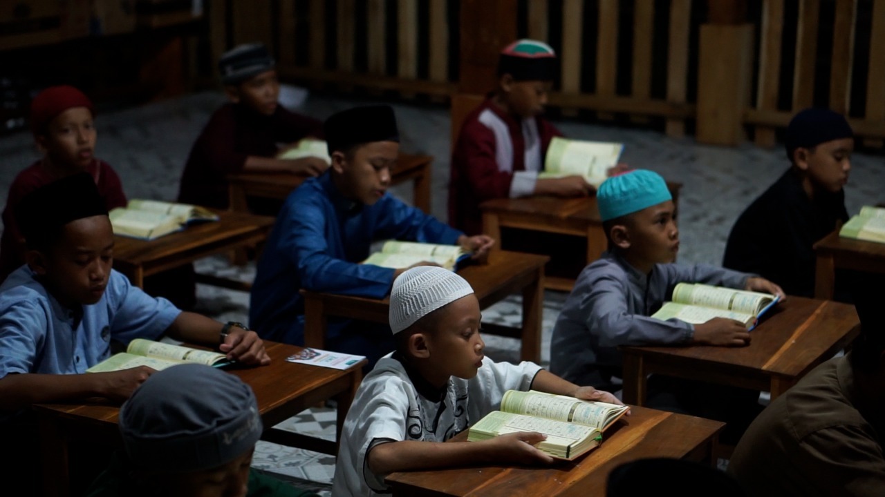 Penyaluran 500 Quran Hafalan di Madrasah, Pondok Pesantren, Majelis dan Komunitas di Jawa Tengah