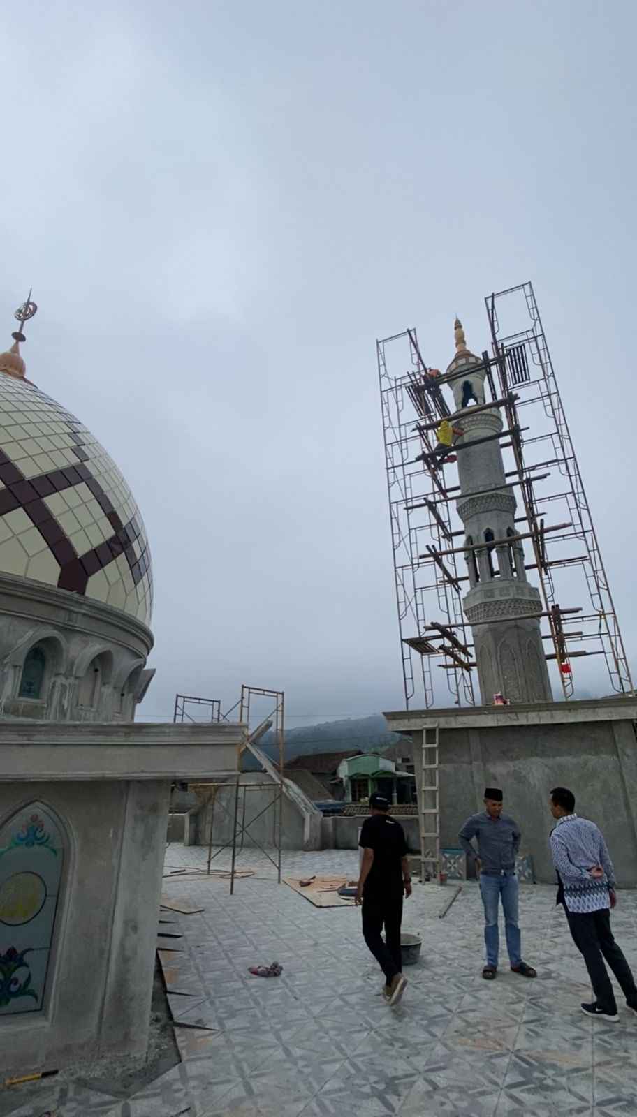 Penyaluran 50 Sak Semen Masjid An Nur