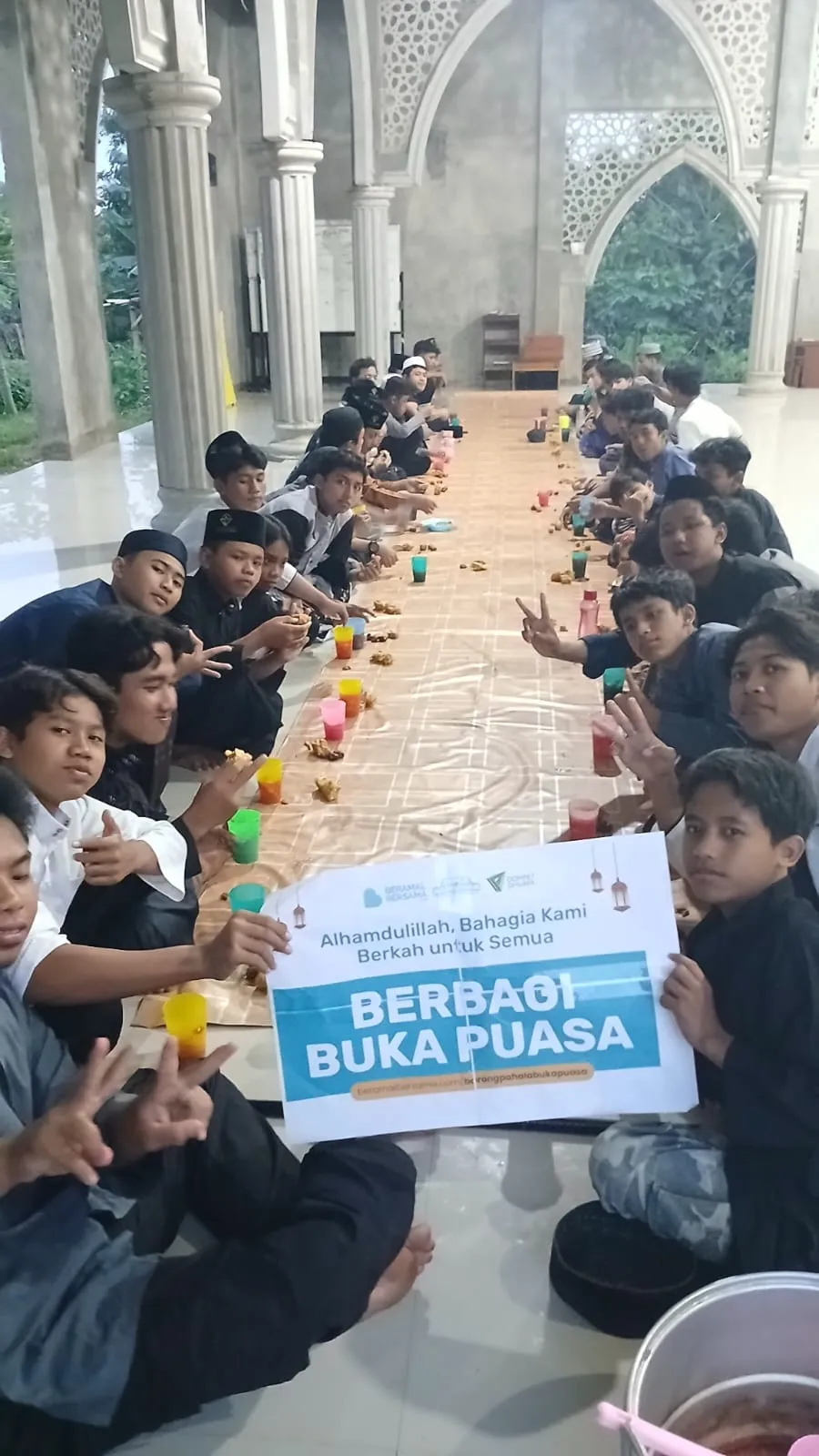 Penyaluran 53 Paket Buka Puasa Ma’had Tahfizhul Qur’an Darussajidin