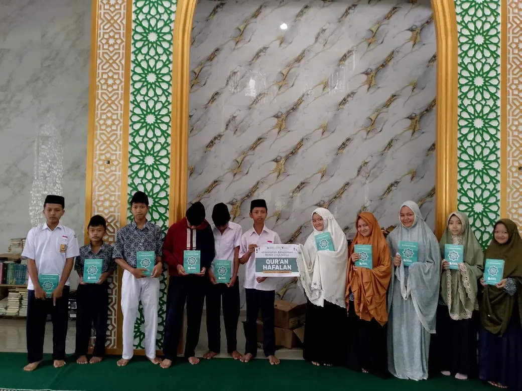 Penyaluran 66 Quran Hafalan Yayasan Sirojul Ummah