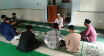 Penyaluran 75 Paket Buka Puasa PP KMI Baitul Quran