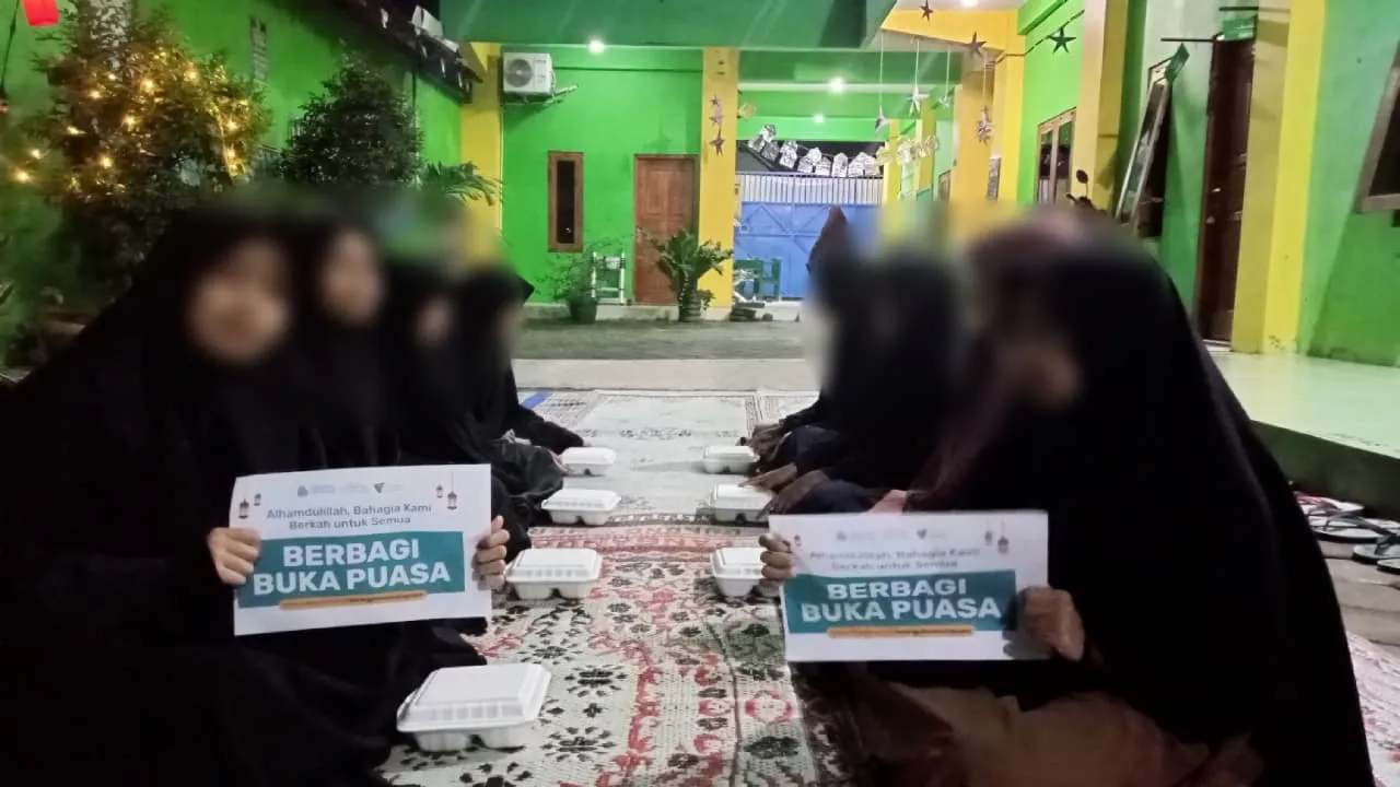 Penyaluran 85 Paket Buka Puasa Pondok Darul Arqom