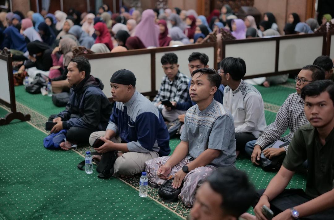 Penyaluran Air Minum Support Dakwah Kajian Fath Sedulur Hijrah