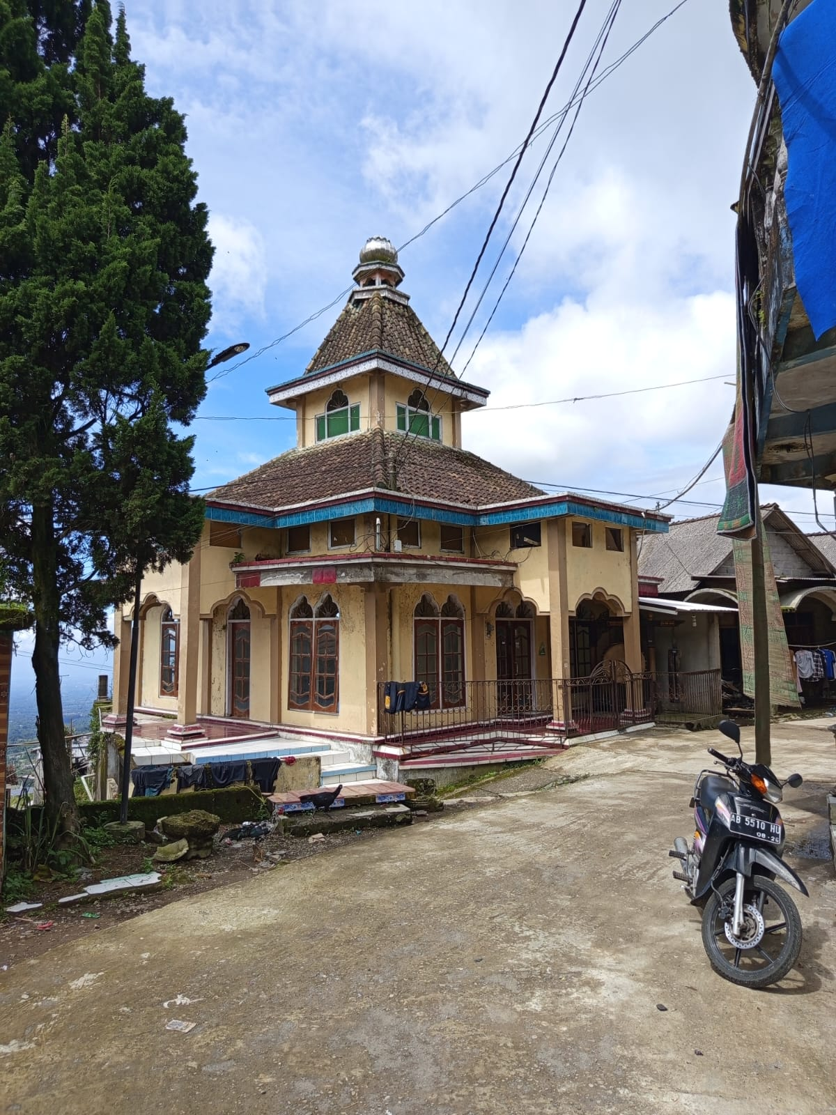 Penyaluran Bersih  Masjid Lereng Merapi Merbabu