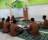 Penyaluran Buka Puasa PP Ahmad Dahlan