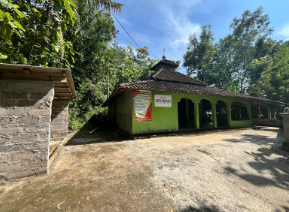Penyaluran Glow Up Masjid-Masjid di DIY