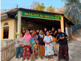 Penyaluran Iqro Majelis Muslimah Masjid Al Muta'ali, Giricahyo, Gunung Kidul