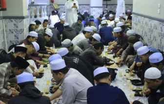 Penyaluran Paket Buka Puasa di Mesir