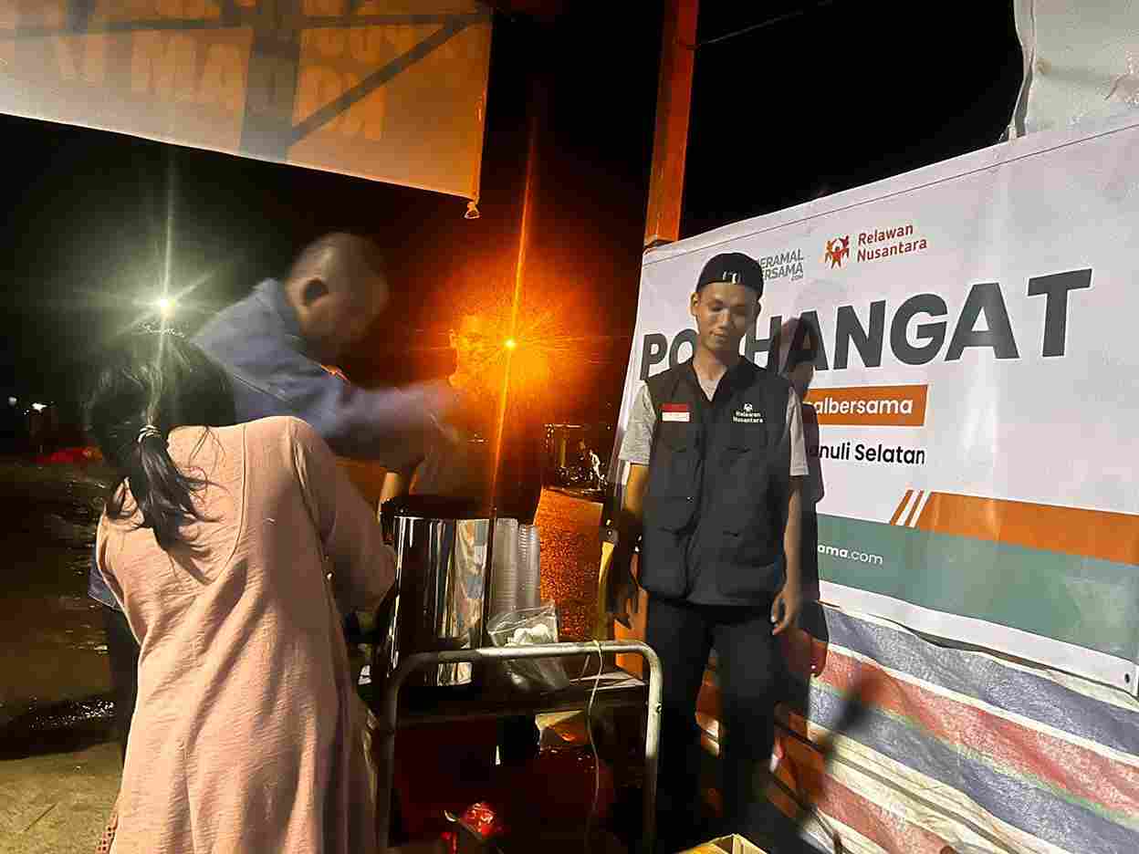 Penyaluran Bantu Bencana Pos Hangat Batangtoru, Tapanuli Selatan