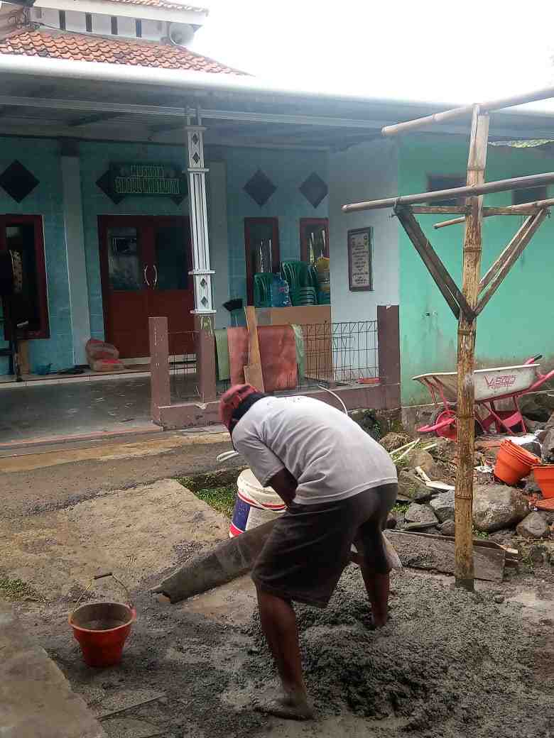 Penyaluran Renovasi Musholla Pelosok Sirojul Mubtadiin, Banyumas