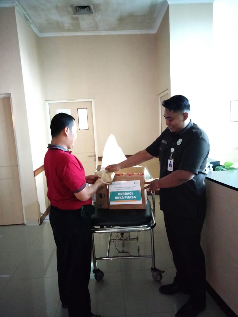Penyaluran Takjil Buka Puasa Rumah Sakit dan Panti