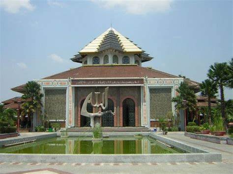 Berbagi Sedekah Buka Puasa untuk Penuntut Ilmu di Yogyakarta