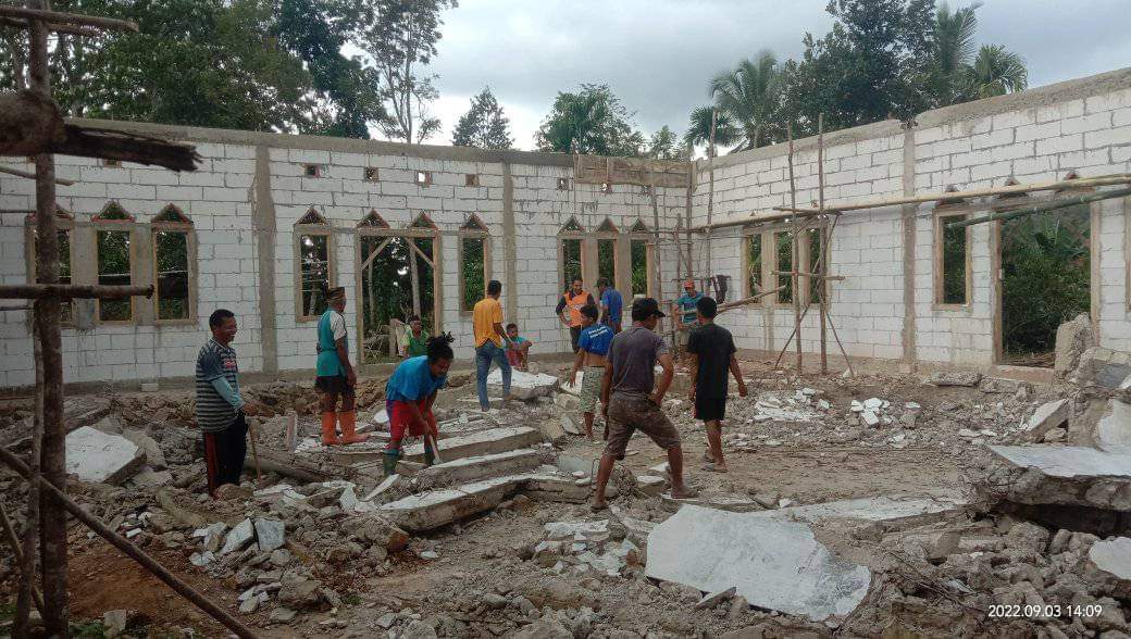Renovasi Masjid Tua di Pelosok NTT