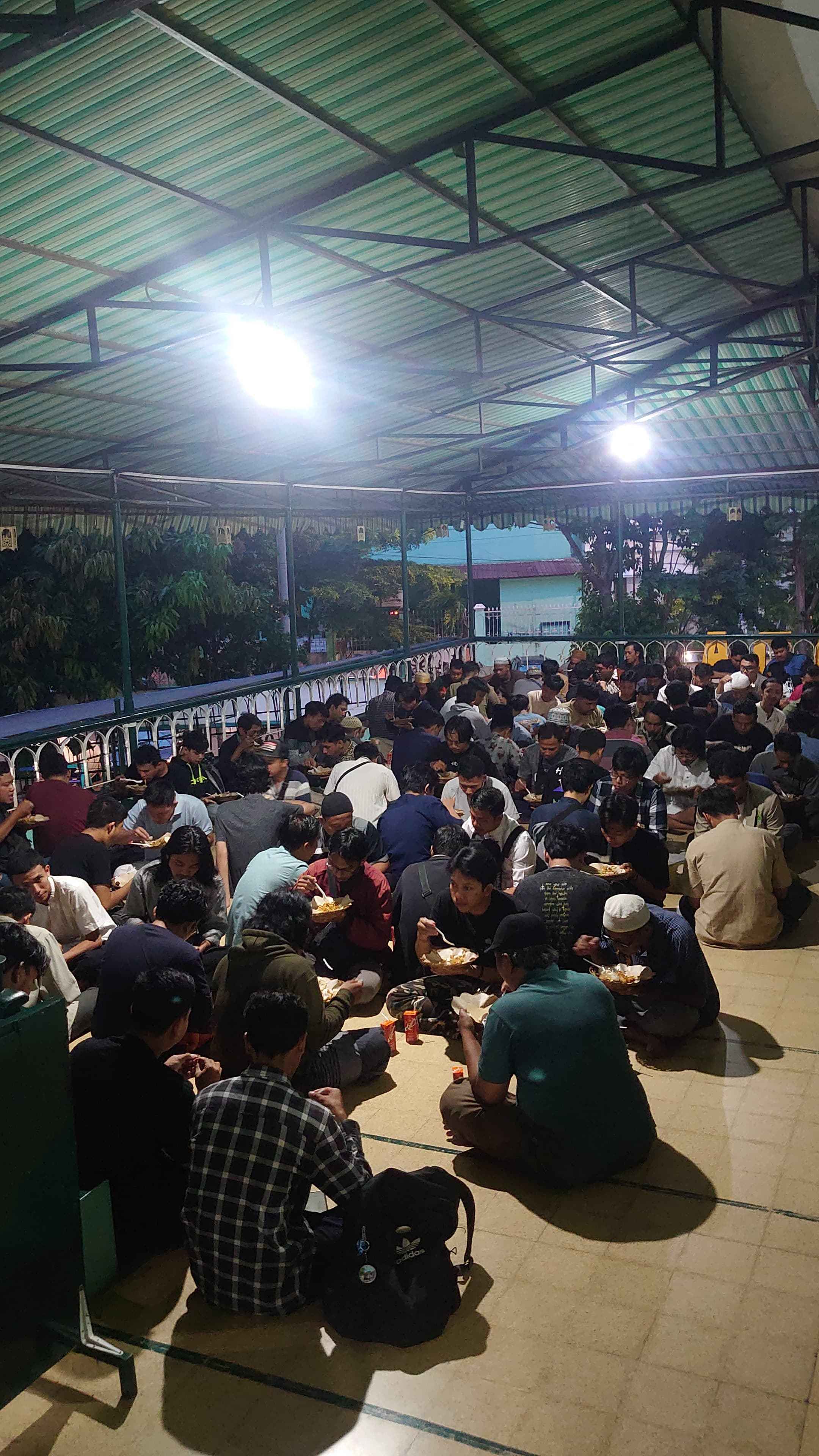 Salur Air Minum Super Ramadhan Support Kegiatan Ramadhan Masjid Syuhada Yogyakarta