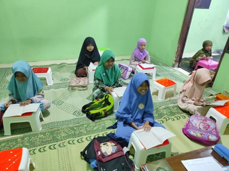 Salur Berbagi Quran Hafalan Untuk Santri RQ Zaid bin Tsabit