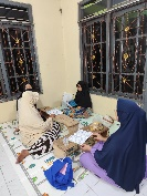 Salur Berbagi Quran Lansia untuk Jamaah Kajian Ibu-Ibu Cokrah