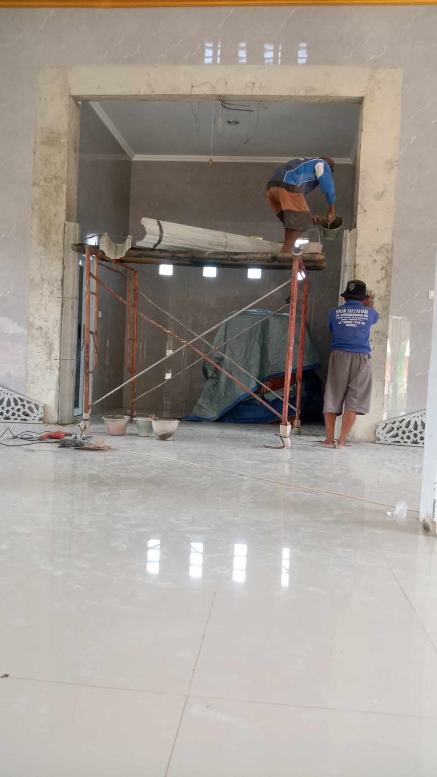 Sedekah Semen Untuk Masjid Al-Hidayah Banyumas